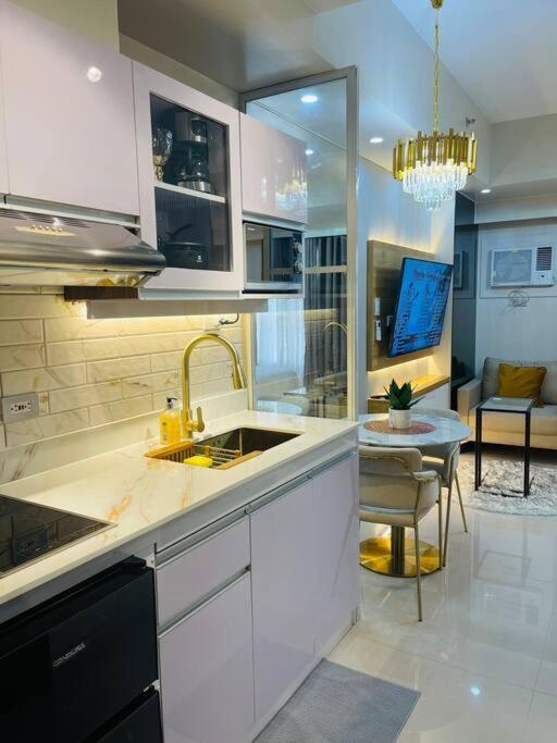 Marias Suite Near Manila Bay Free Use Of Pool ภายนอก รูปภาพ